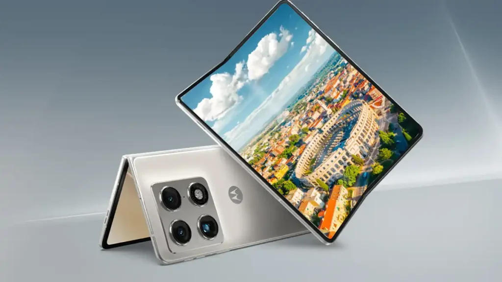 6000mAh बैटरी, AI फीचर्स और 50MP कैमरे के साथ लॉन्च हुआ Motorola का पहला फोल्डेबल स्माटफोन Motorola Razr Fold 3 Motorola Razr Fold