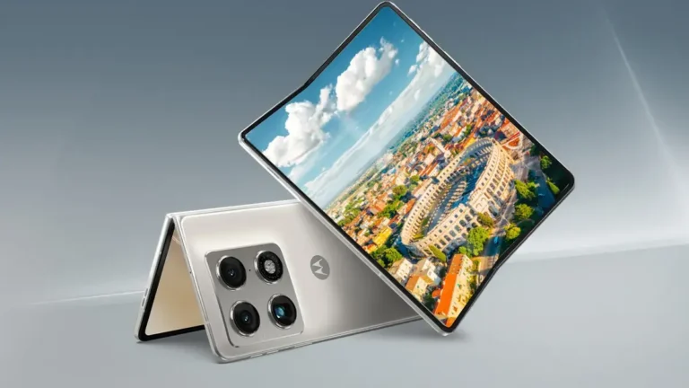 ऑफर्स के साथ पहली सेल के लिए उपलब्ध हुआ 6000mAh बैटरी वाला Motorola Razr Fold स्मार्टफोन 2 Motorola Razr Fold